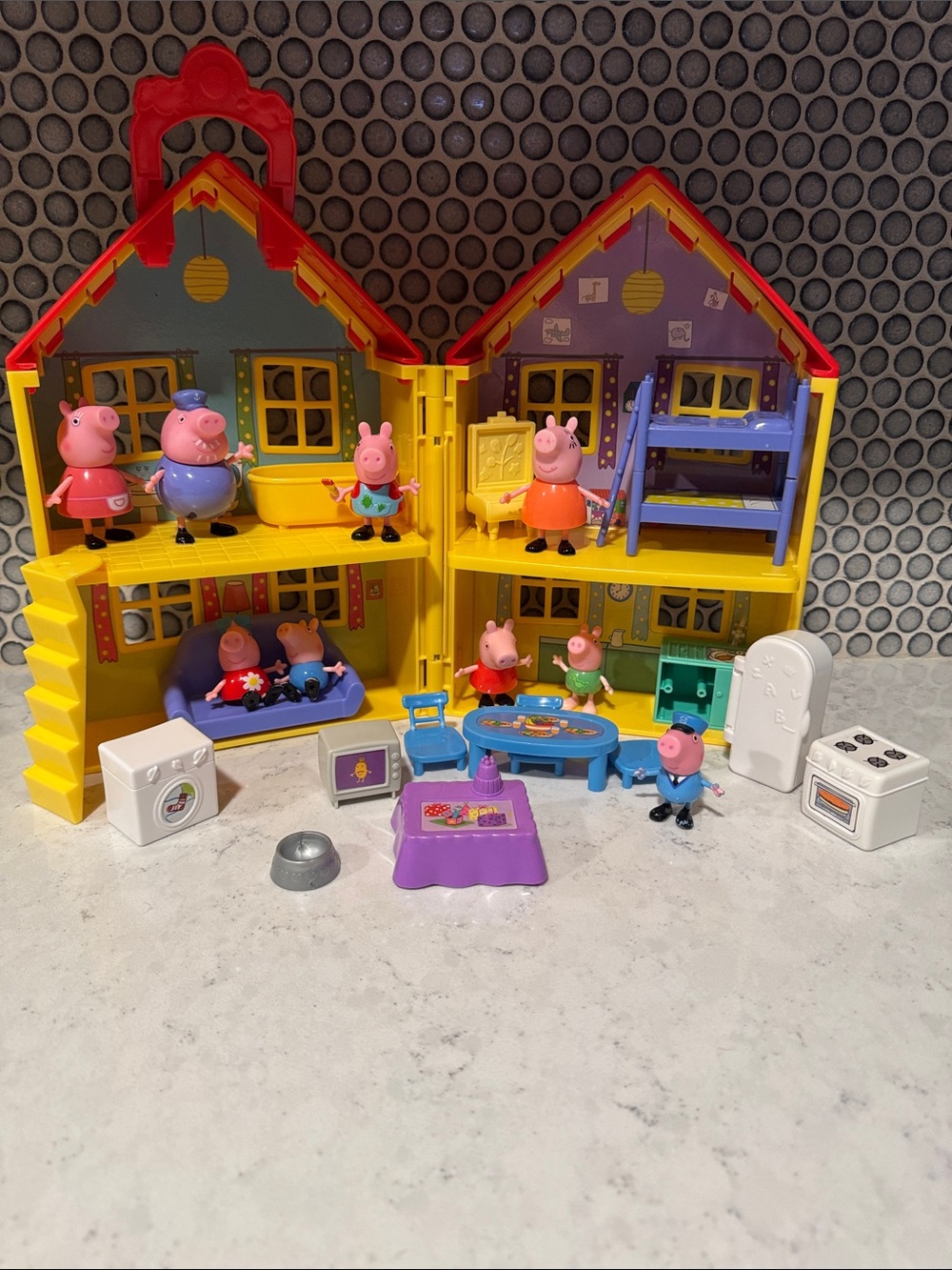 Peppa Pigs Deluxe Foldable Dollhouse Playset 16+ Accessories & 9 Figurines